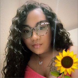 Meet your Posher, Ceecee